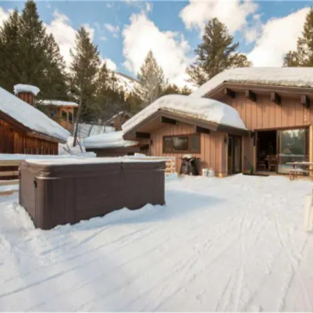 Bray House - Ski-In Ski-Out Family Home